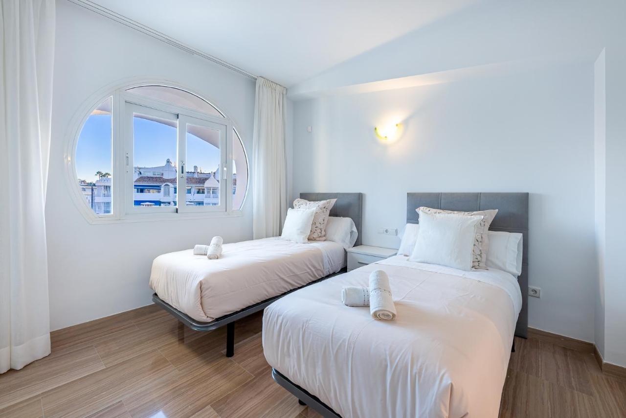 Atico Puerto Marina First Island With Sea Views And Rooftop Pool Benalmádena Extérieur photo